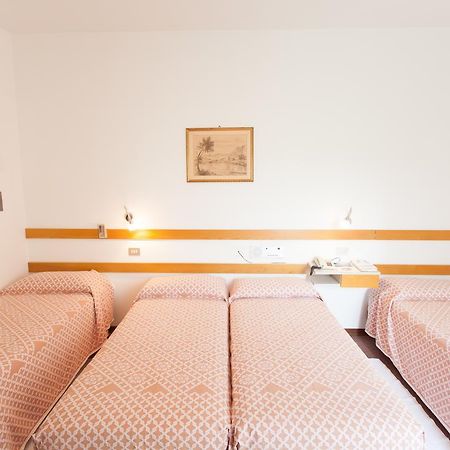 Hotel Rossini Tabiano Terme Exteriör bild