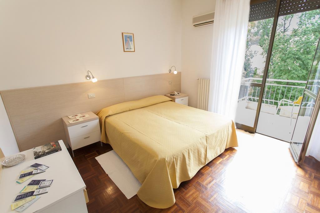 Hotel Rossini Tabiano Terme Exteriör bild
