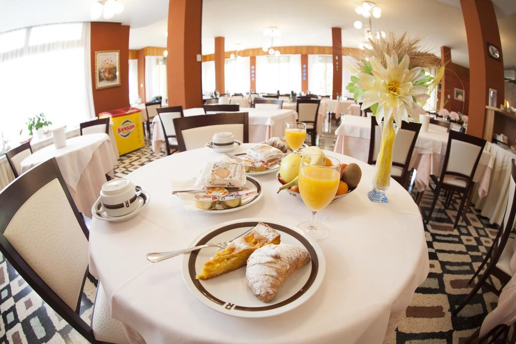 Hotel Rossini Tabiano Terme Exteriör bild