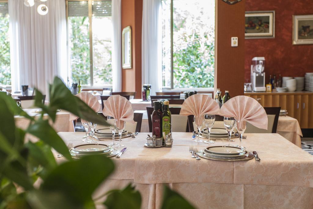 Hotel Rossini Tabiano Terme Exteriör bild