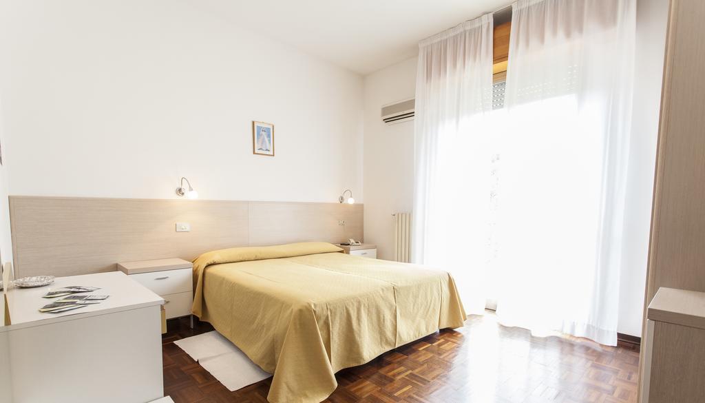 Hotel Rossini Tabiano Terme Exteriör bild
