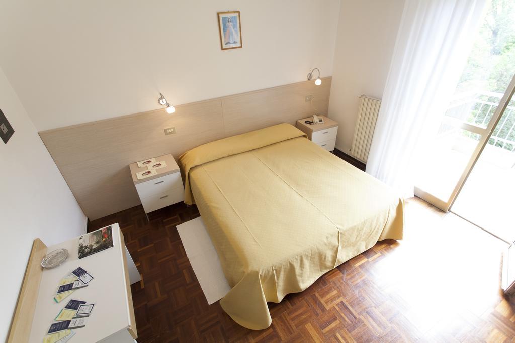 Hotel Rossini Tabiano Terme Exteriör bild