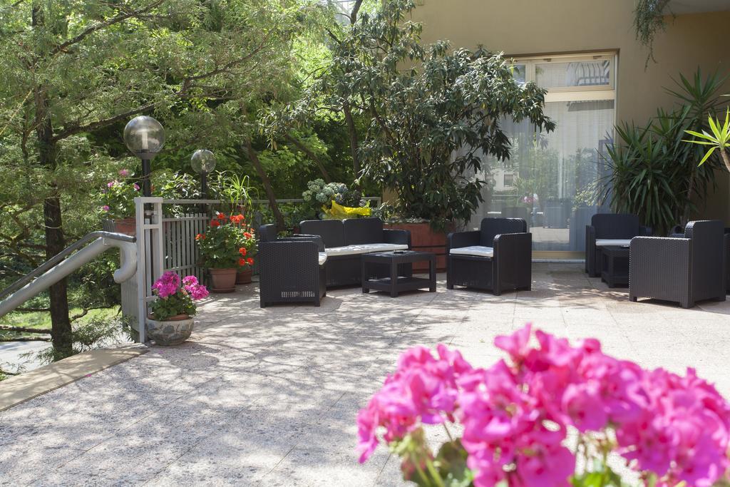 Hotel Rossini Tabiano Terme Exteriör bild