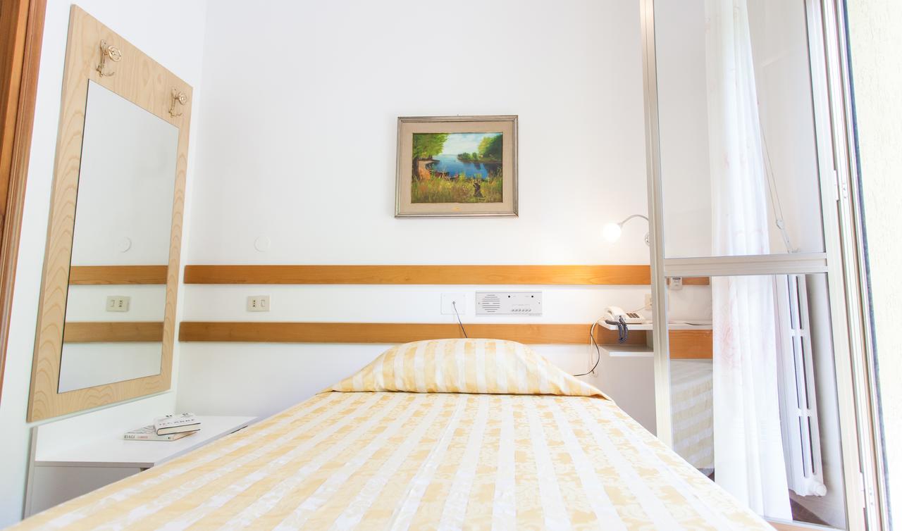 Hotel Rossini Tabiano Terme Exteriör bild